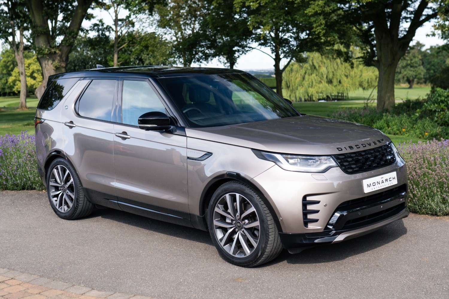 Land Rover Discovery Listing Image