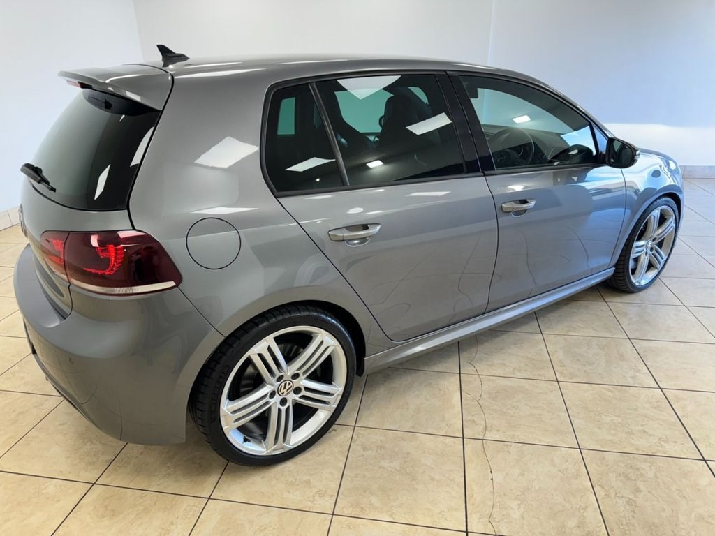 Volkswagen Golf Listing Image