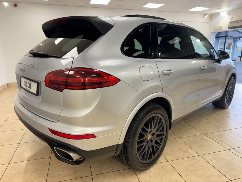 Porsche Cayenne Listing Image