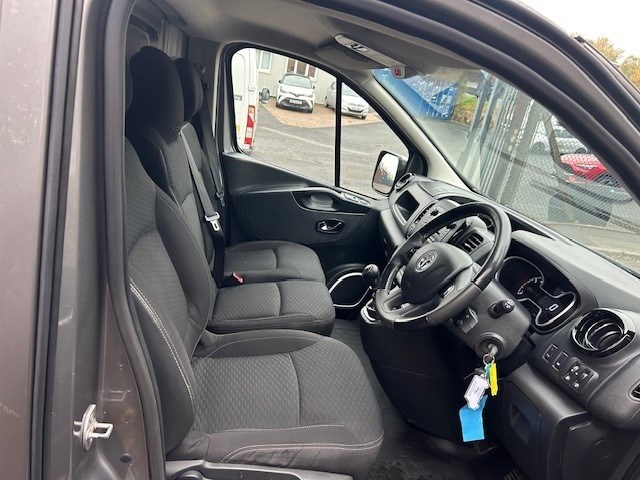 Vauxhall Vivaro Listing Image