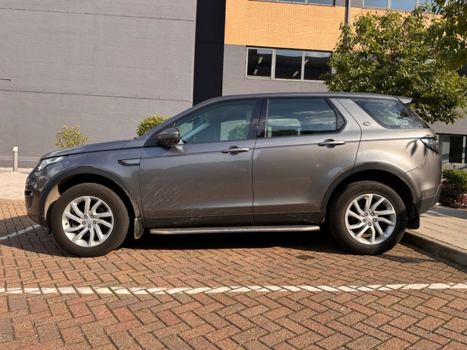 Land Rover Discovery Sport Listing Image