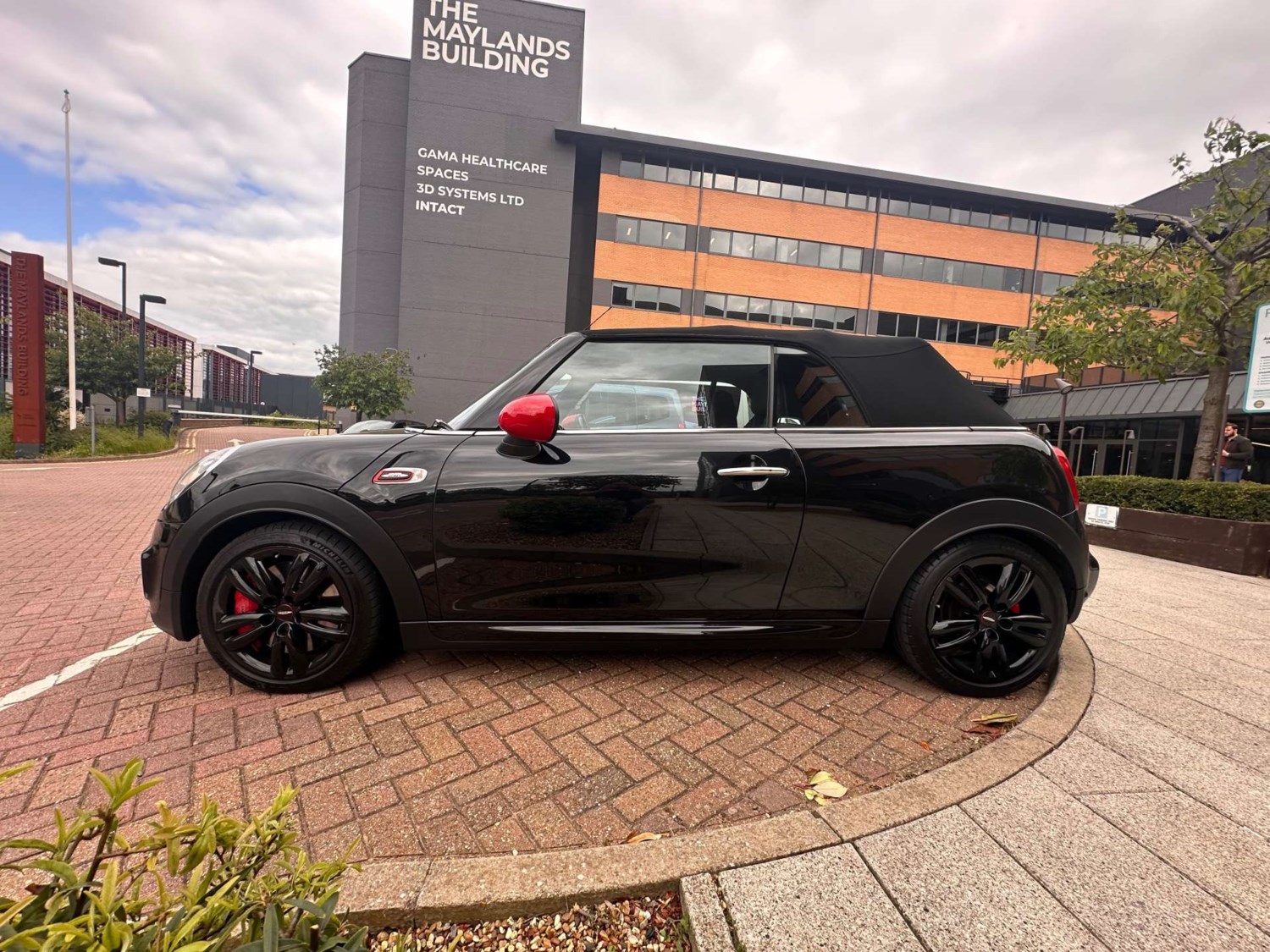 MINI Convertible Listing Image