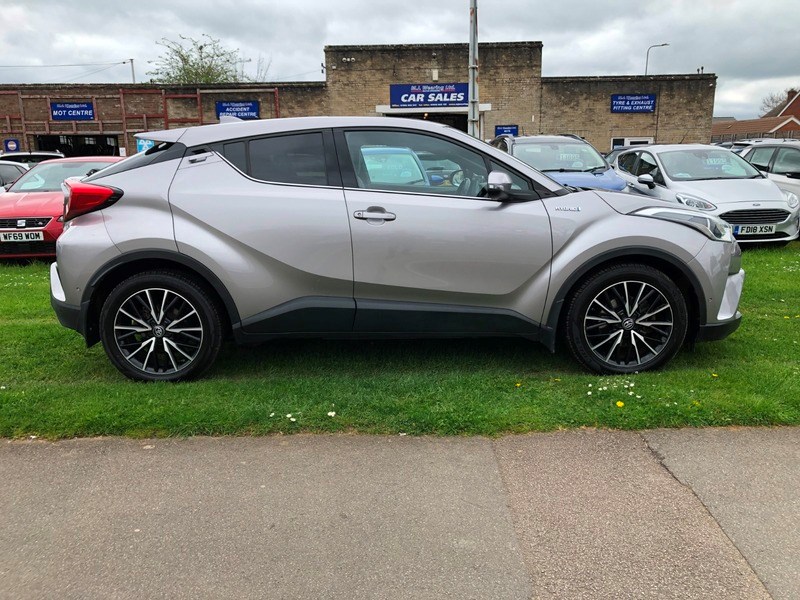 Toyota C-HR Listing Image