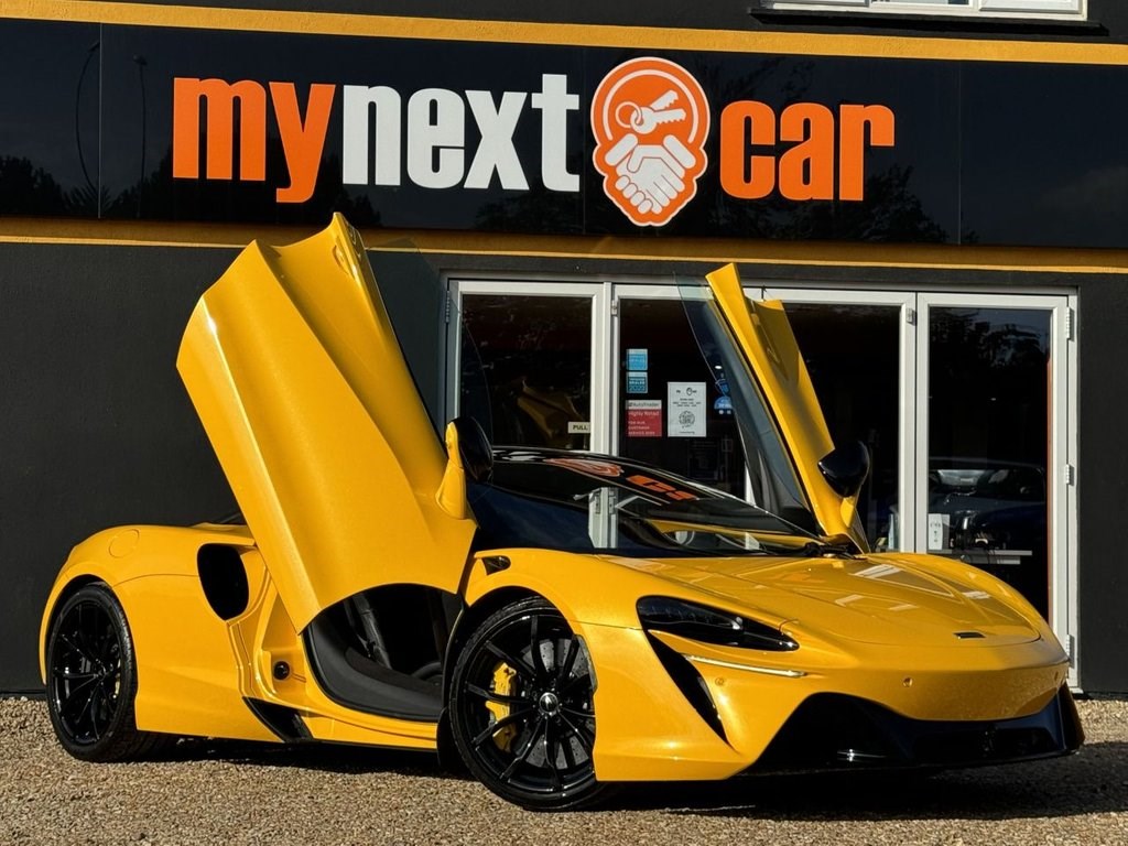 McLaren Artura Listing Image