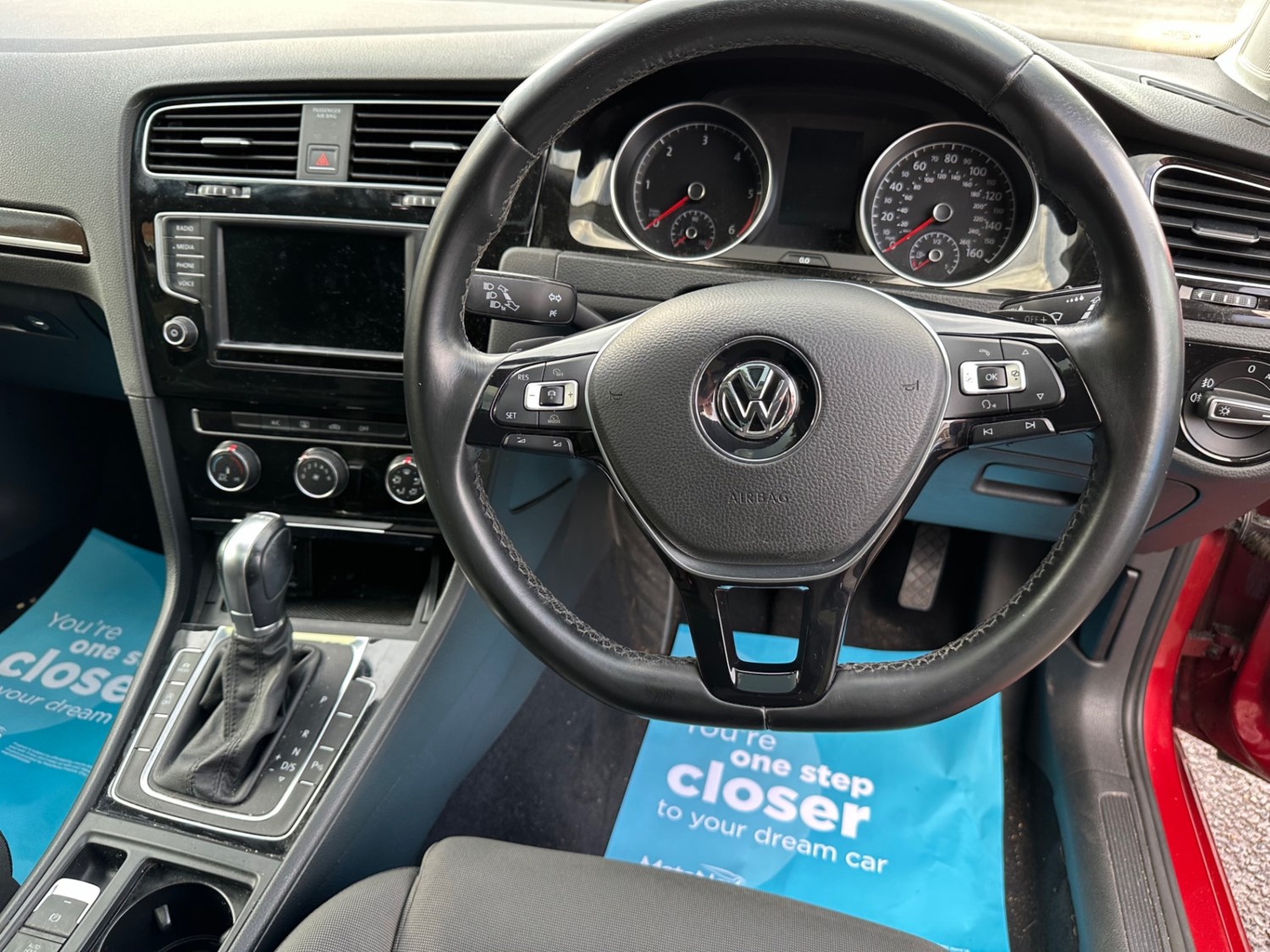 Volkswagen Golf Listing Image