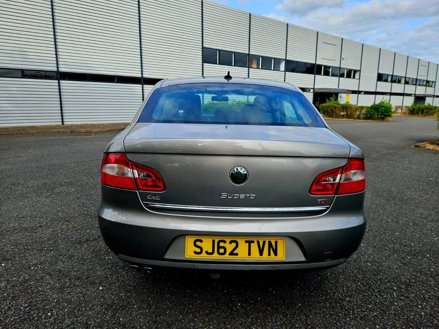 Skoda Superb Listing Image