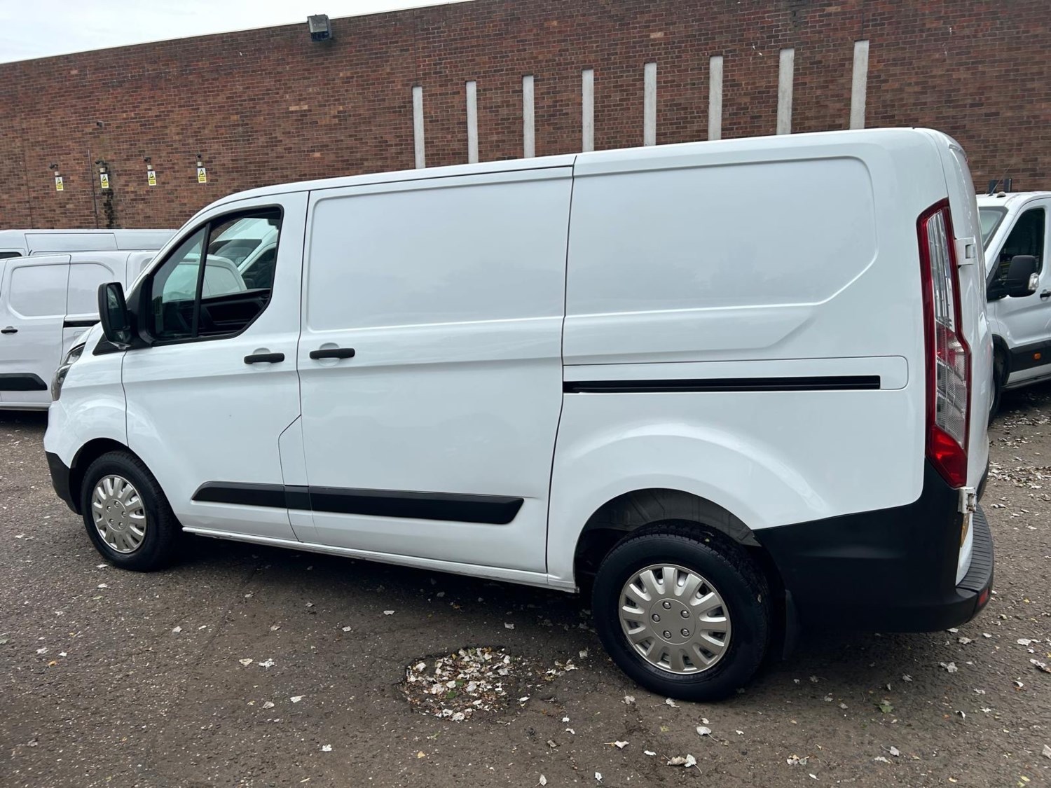 Ford Transit Custom Listing Image