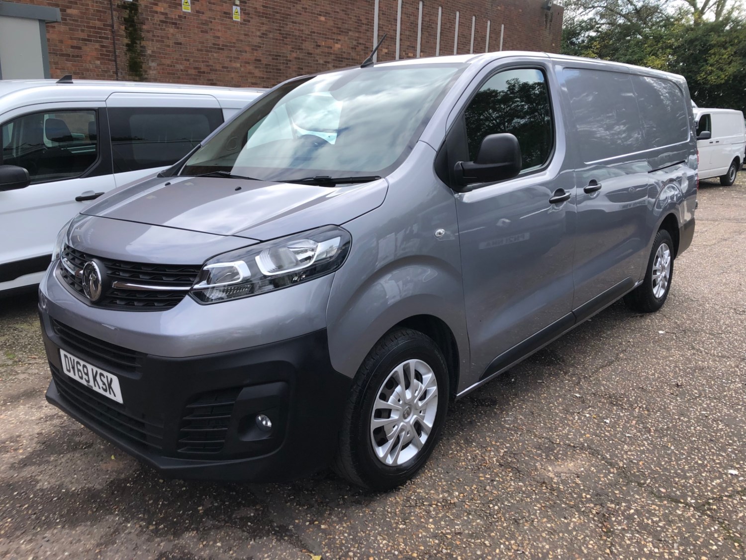 Vauxhall Vivaro Listing Image