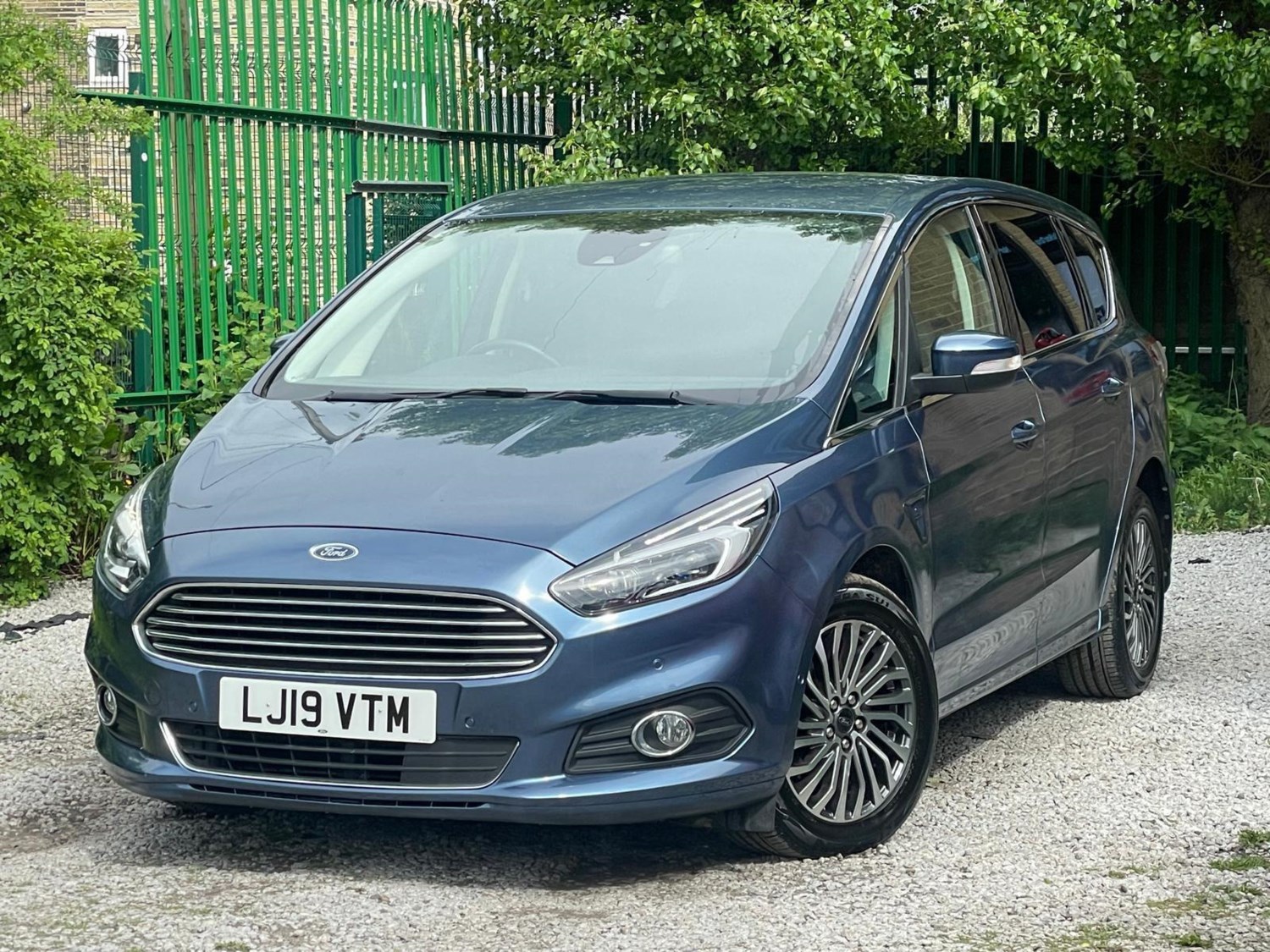 Ford S-Max Listing Image