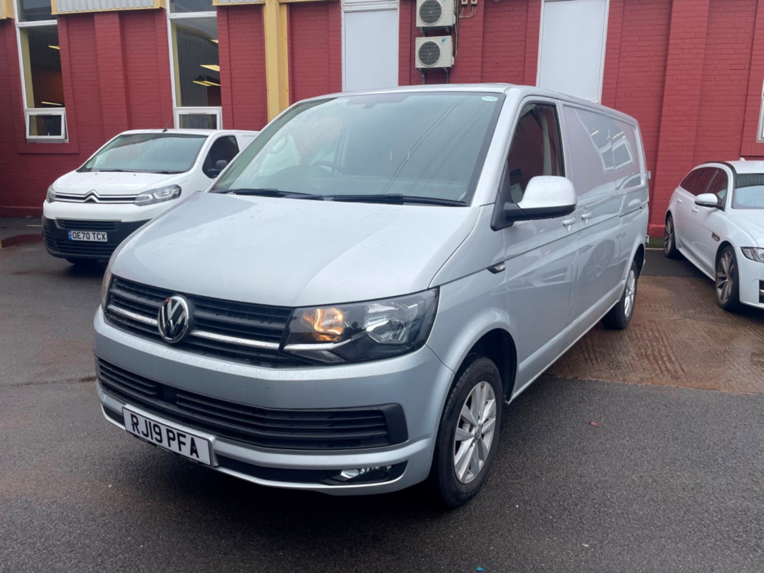 Volkswagen Transporter Listing Image