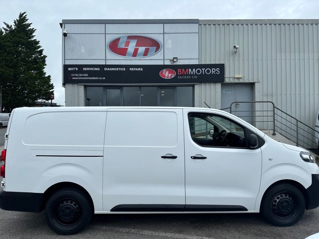 Vauxhall Vivaro Listing Image