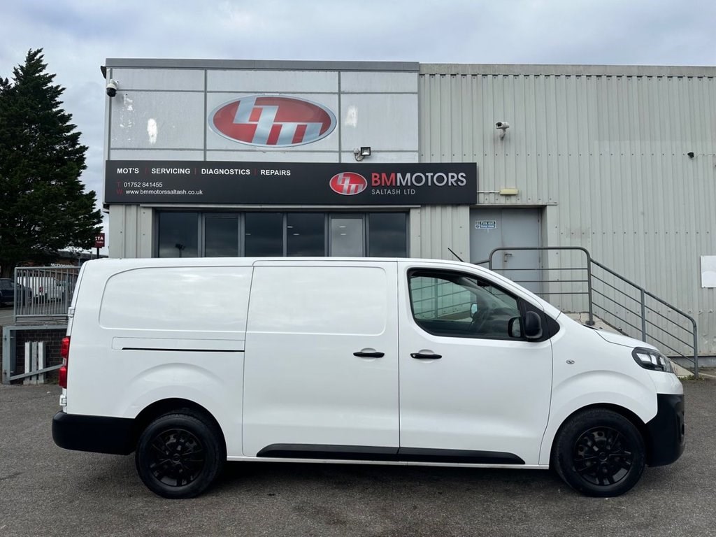 Vauxhall Vivaro Listing Image