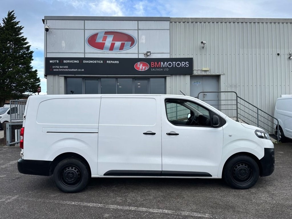 Vauxhall Vivaro Listing Image