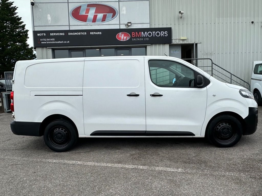 Vauxhall Vivaro Listing Image