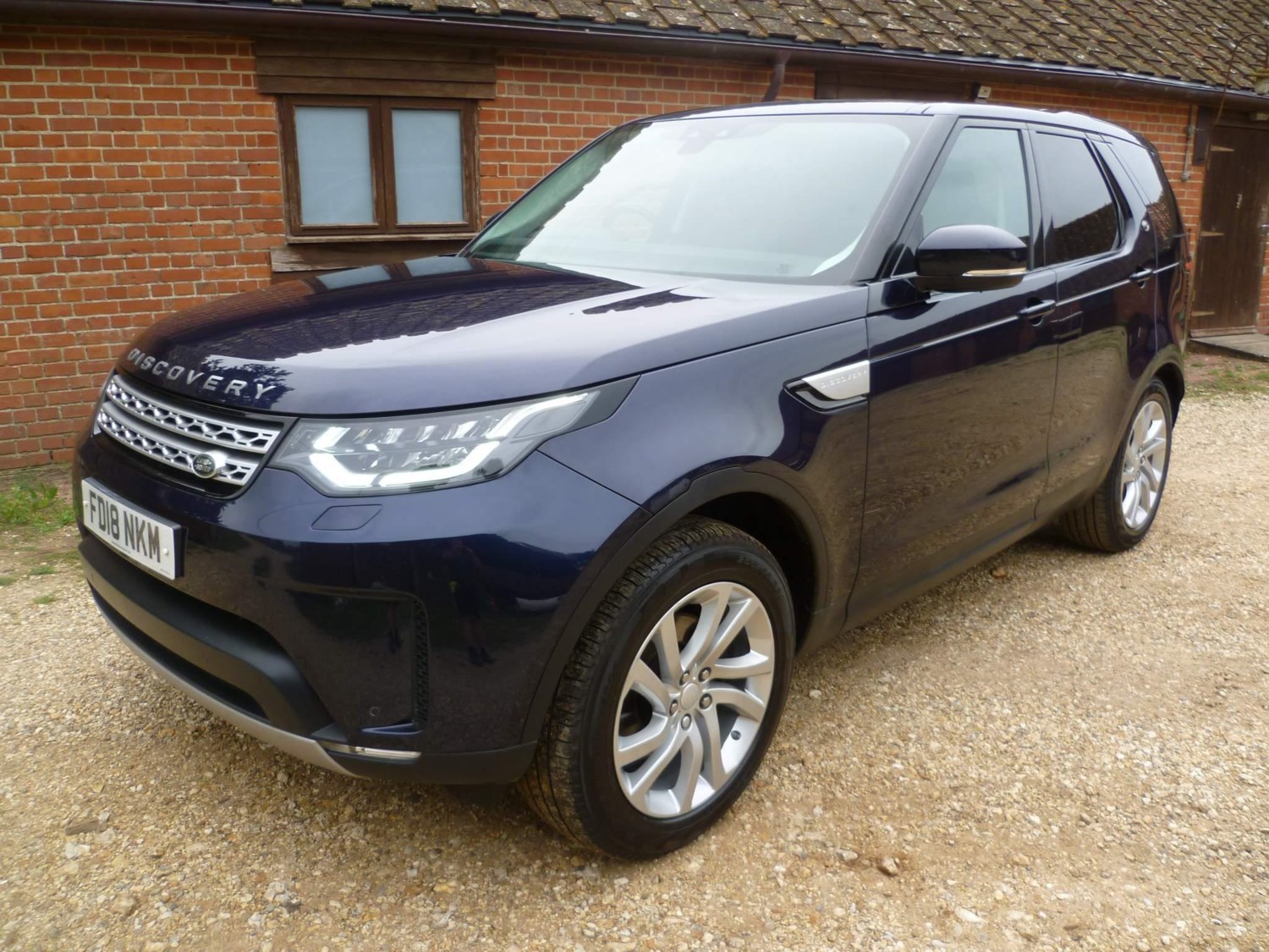 Land Rover Discovery Listing Image