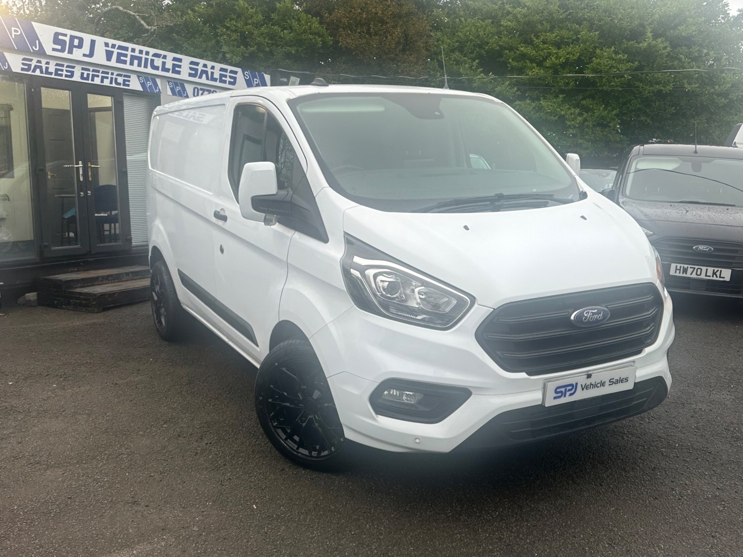 Ford Transit Custom Listing Image