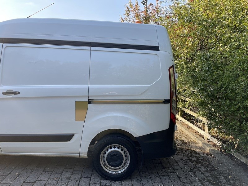 Ford Transit Custom Listing Image