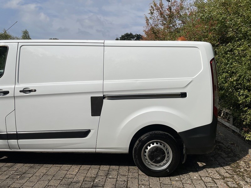 Ford Transit Custom Listing Image