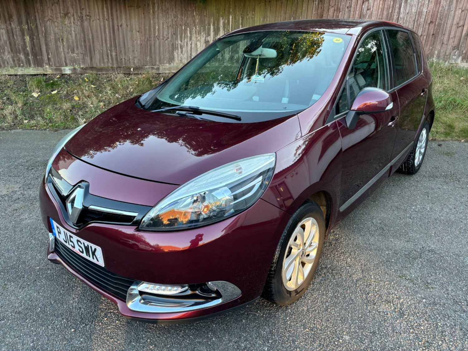 Renault Scenic Listing Image