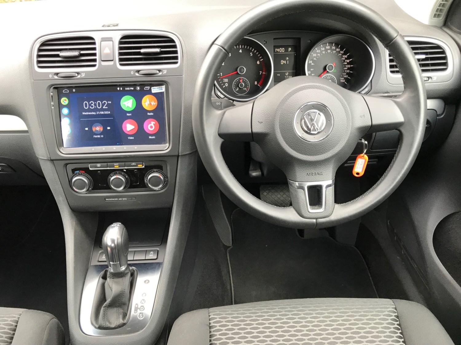 Volkswagen Golf Listing Image