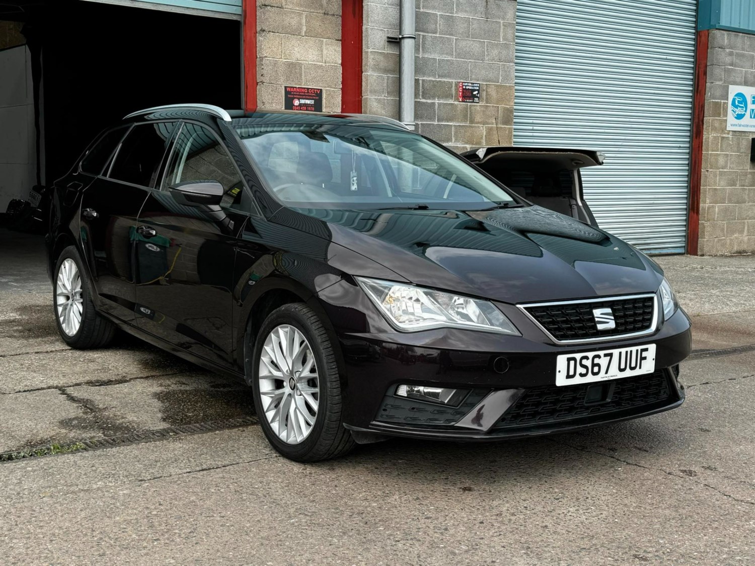 SEAT Leon Listing Image