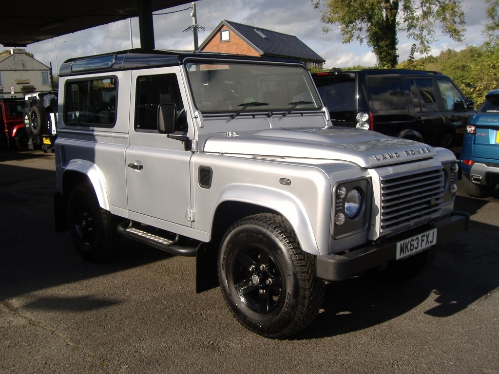 Land Rover Defender 90 Listing Image