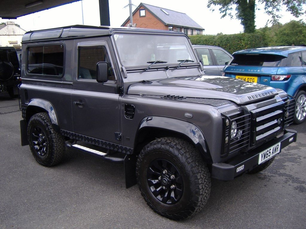 Land Rover Defender Listing Image