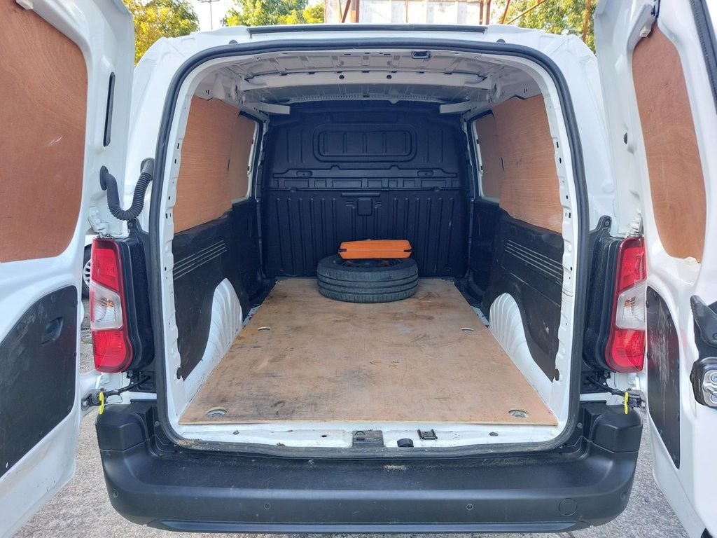 Vauxhall Combo Listing Image