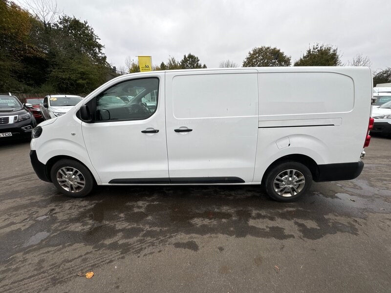 Vauxhall Vivaro Listing Image