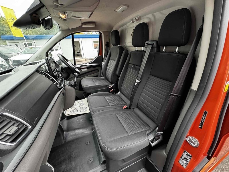 Ford Transit Custom Listing Image