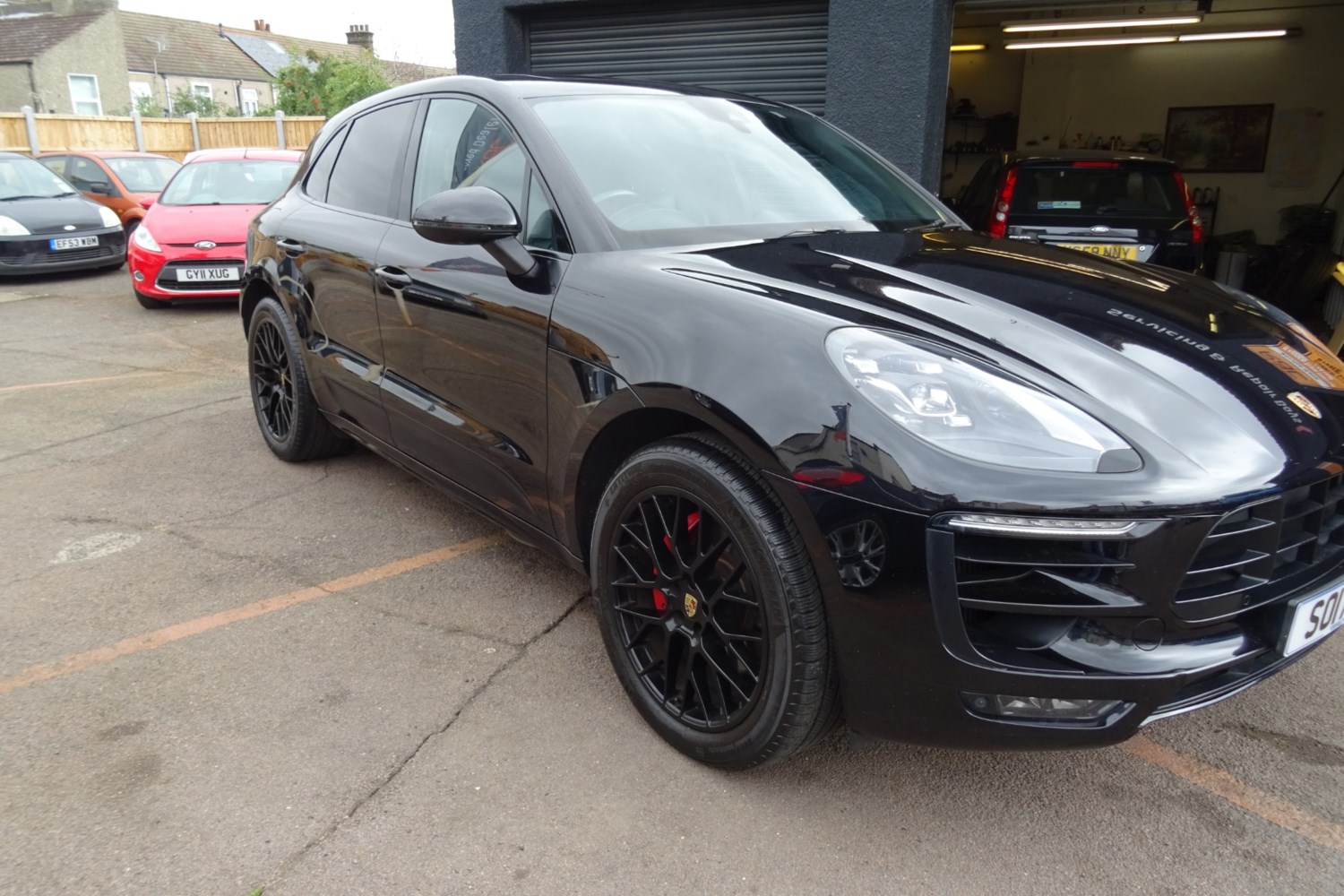 Porsche Macan Listing Image