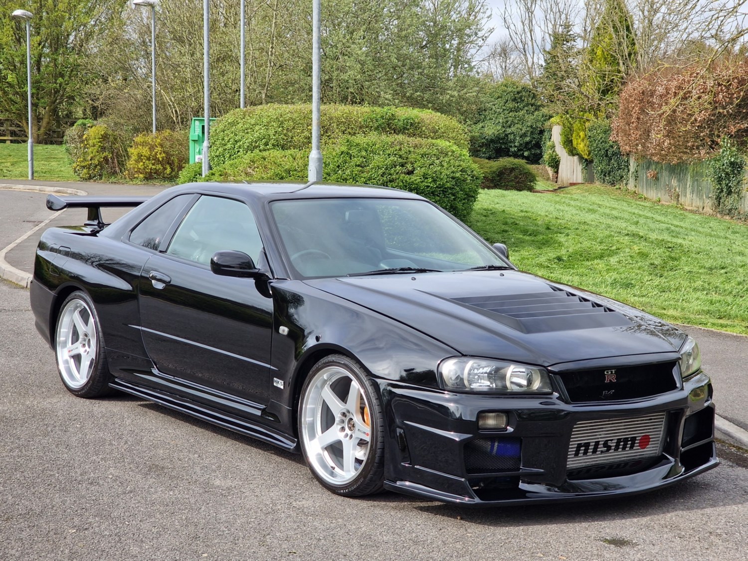 Nissan GT-R Listing Image