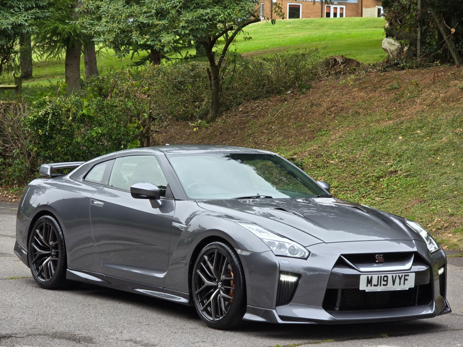 Nissan GT-R Listing Image