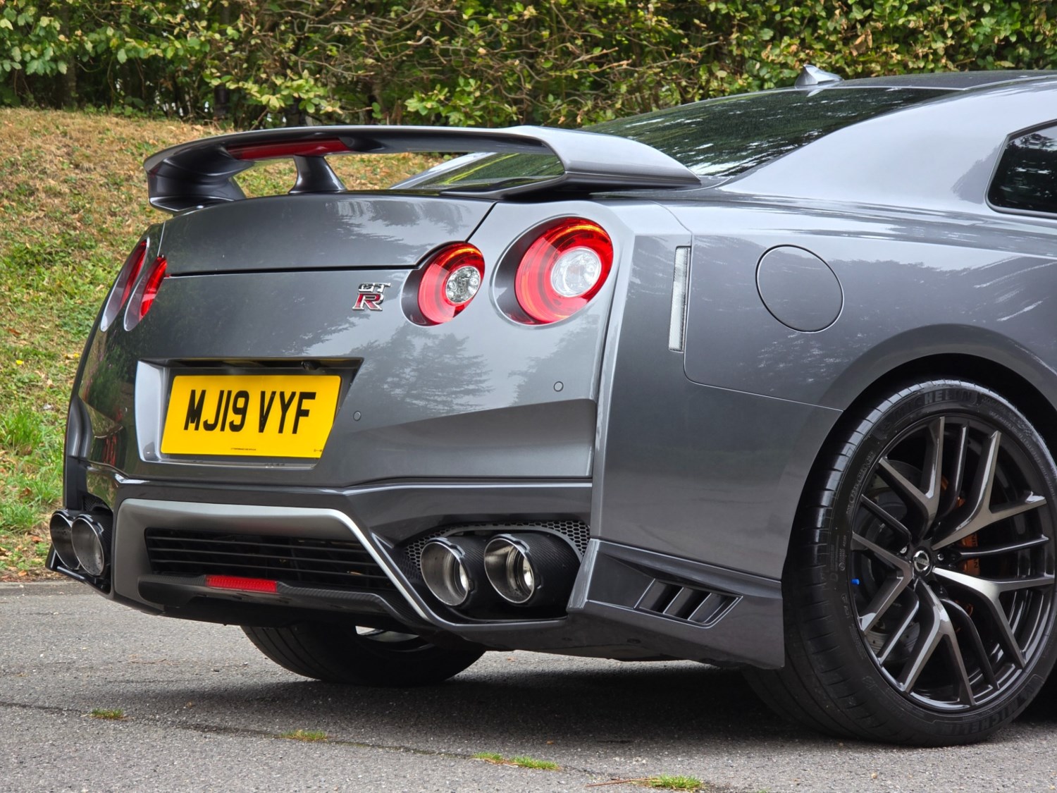 Nissan GT-R Listing Image