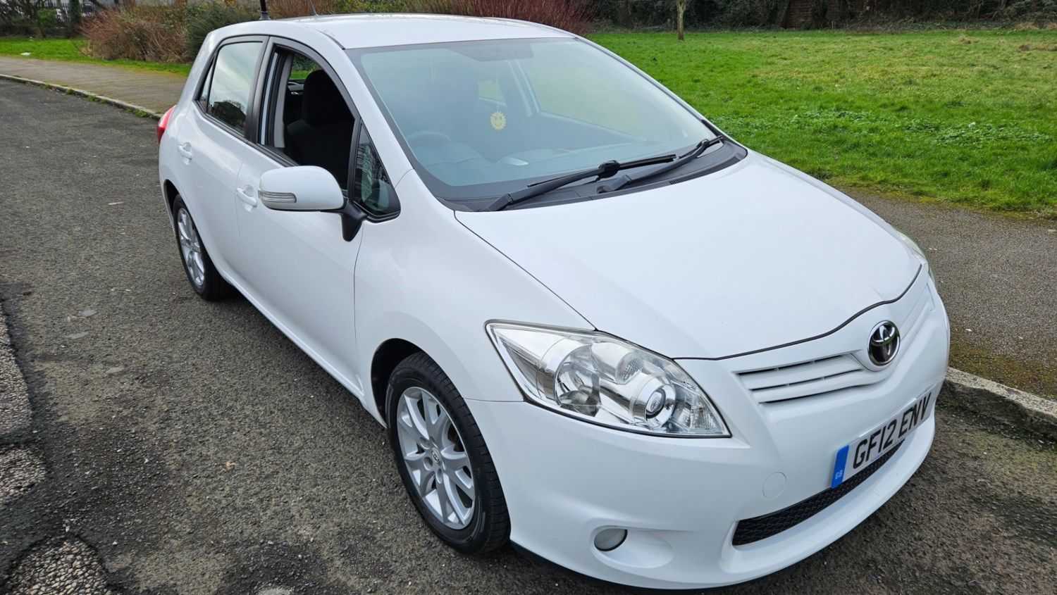 Toyota Auris Listing Image