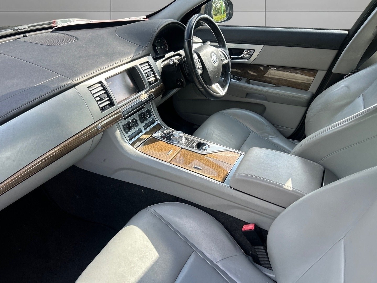 Jaguar XF Listing Image