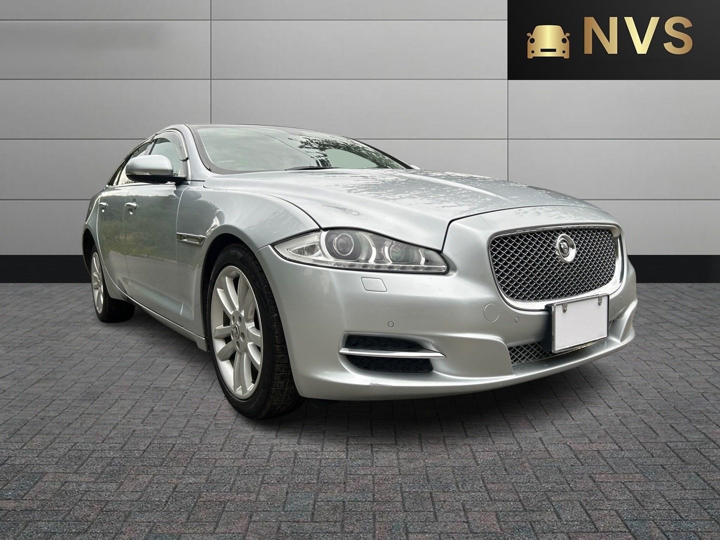 Jaguar XJ Listing Image