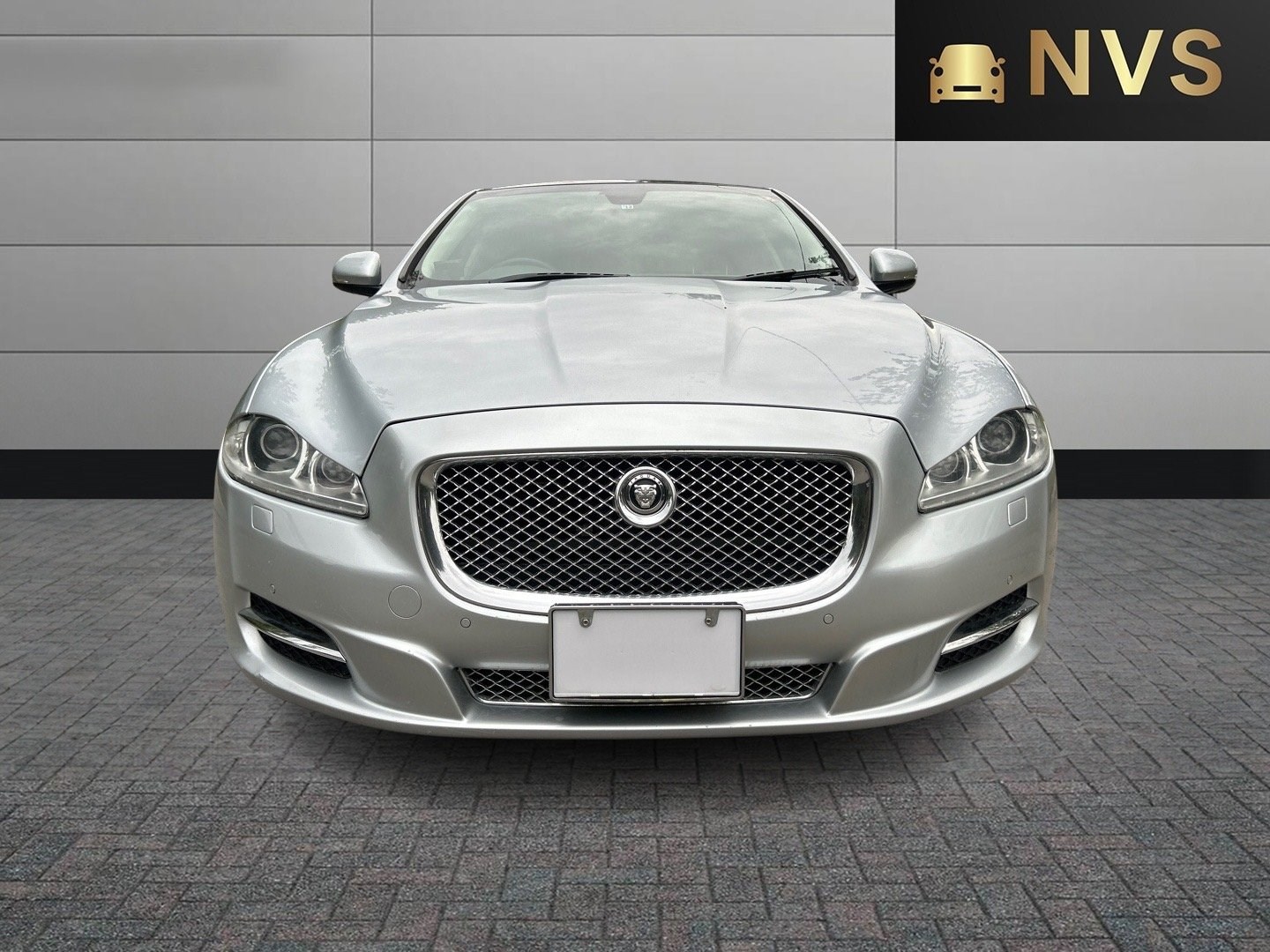 Jaguar XJ Listing Image