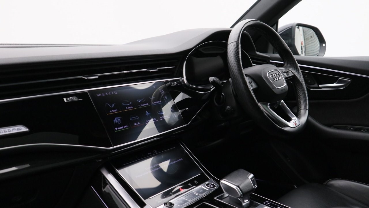 Audi Q8 Listing Image