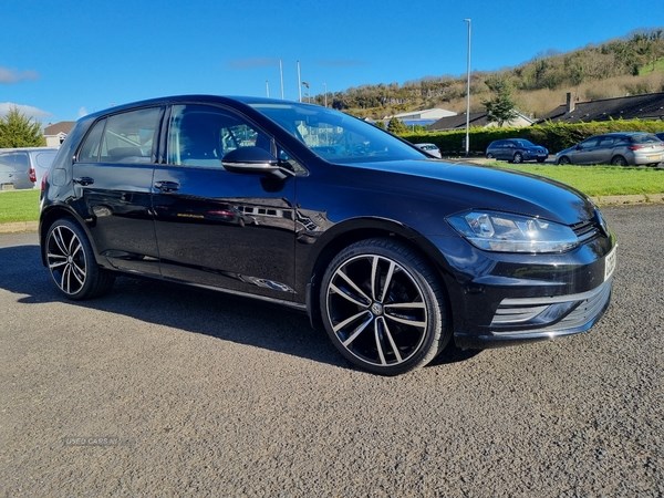 Volkswagen Golf Listing Image