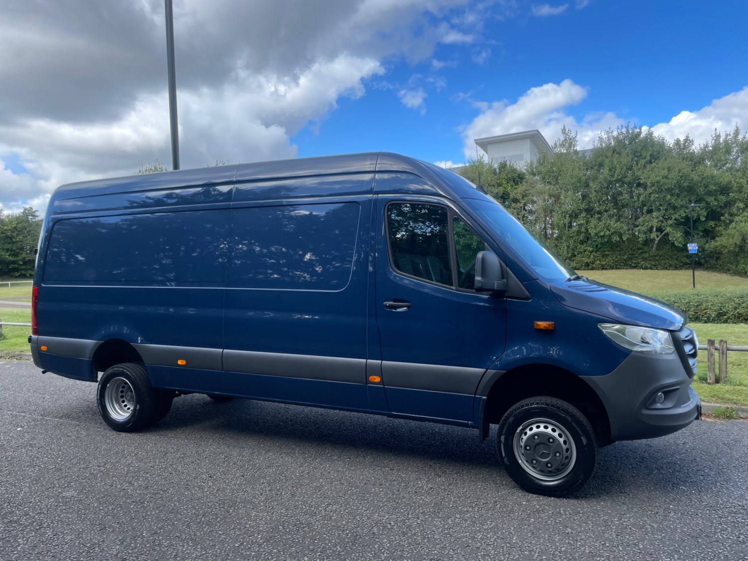 Mercedes-Benz Sprinter Listing Image