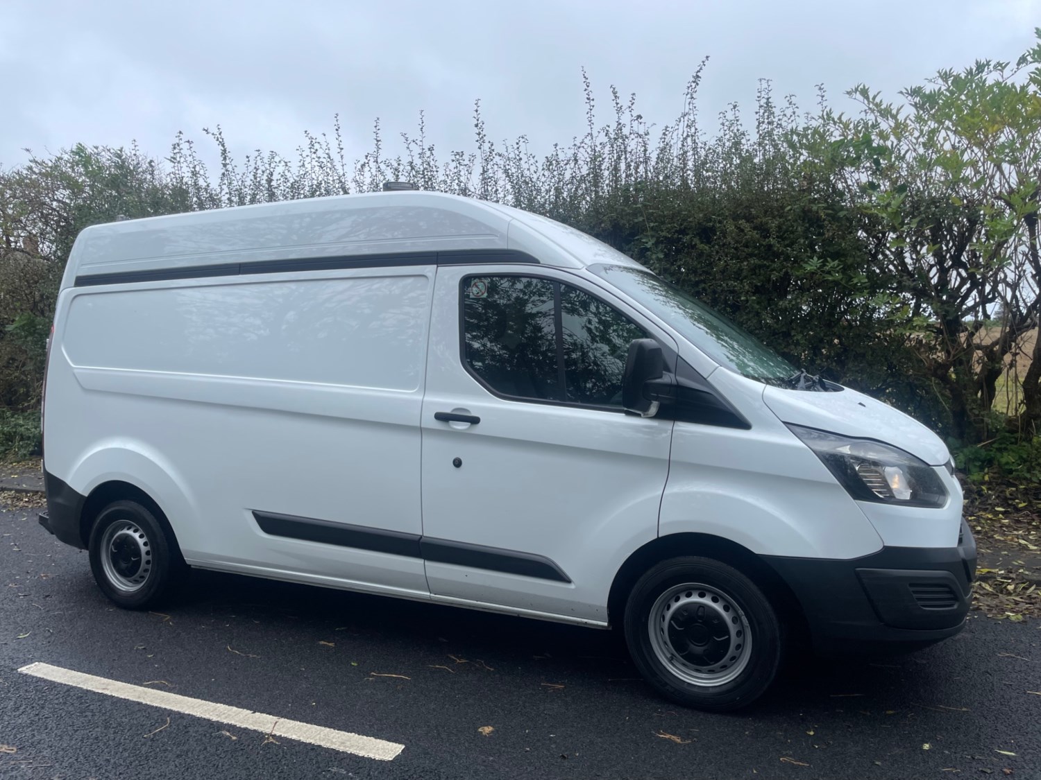 Ford Transit Custom Listing Image