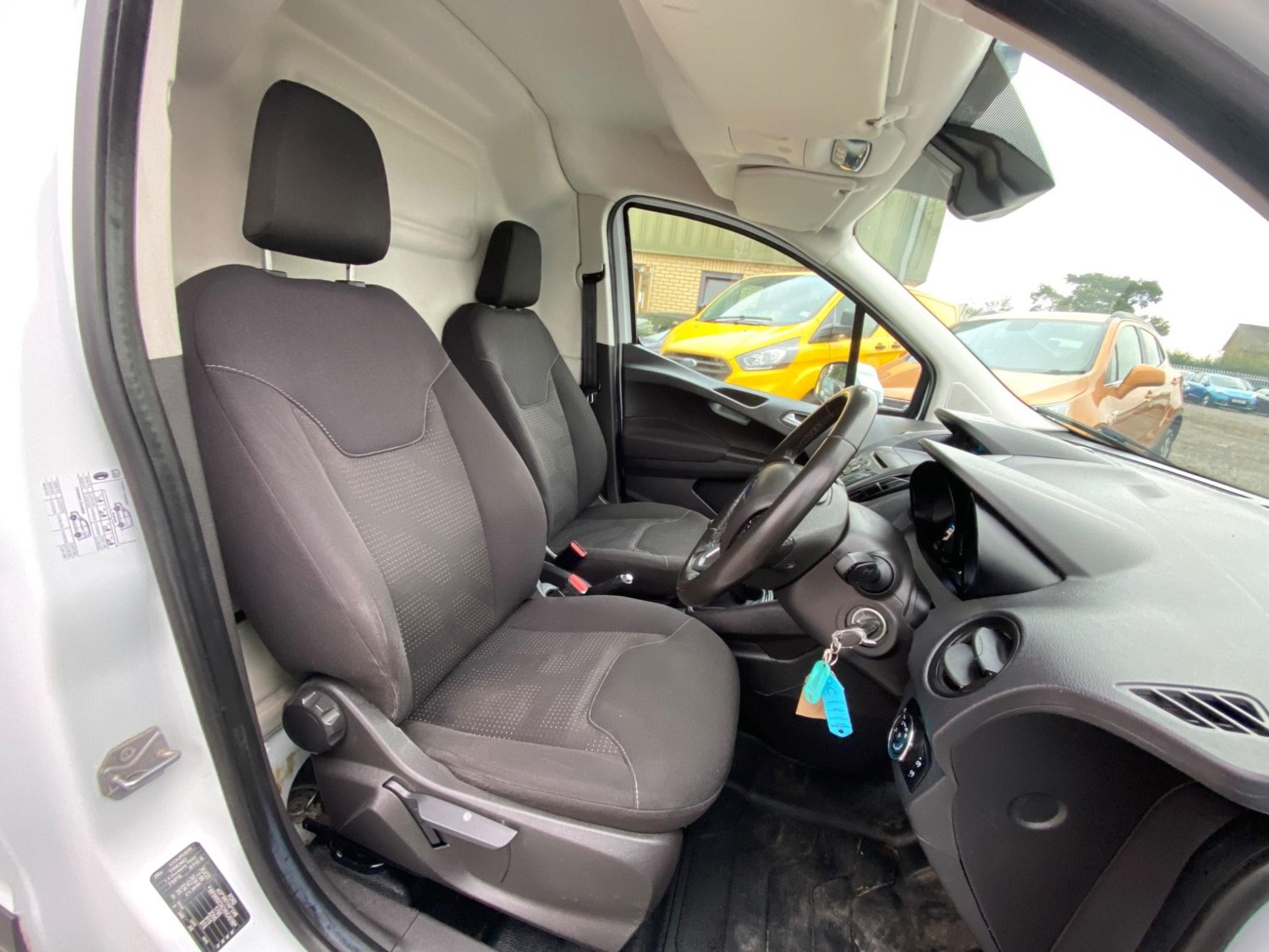 Ford Transit Courier Listing Image