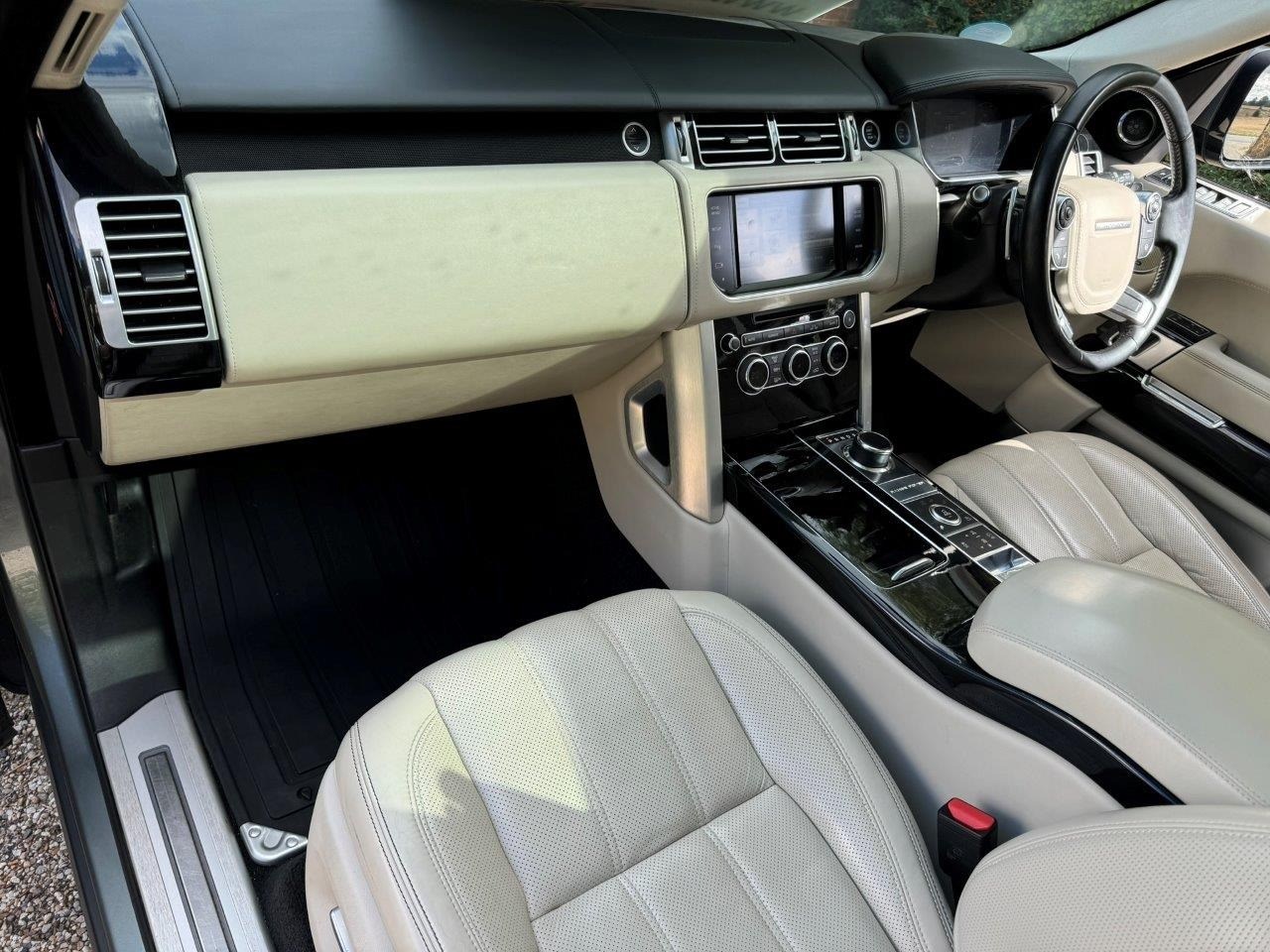 Land Rover Range Rover Listing Image