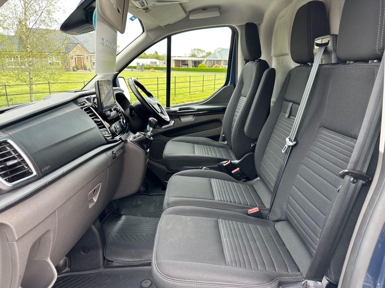 Ford Transit Custom Listing Image