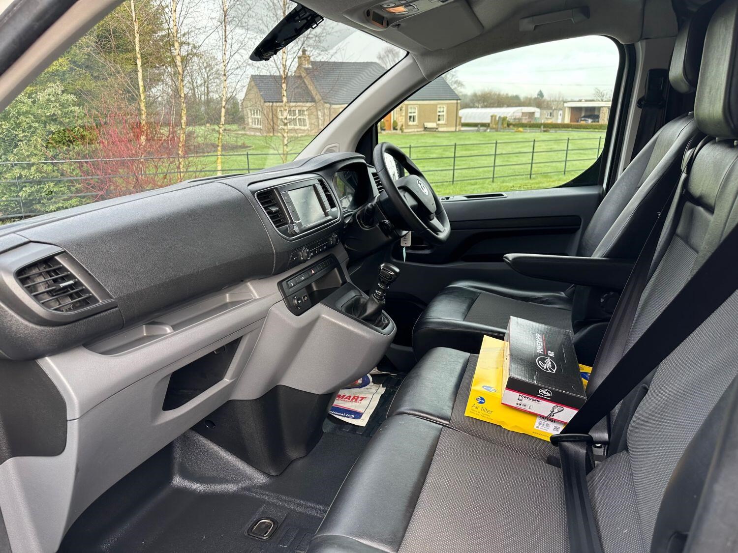 Vauxhall Vivaro Listing Image