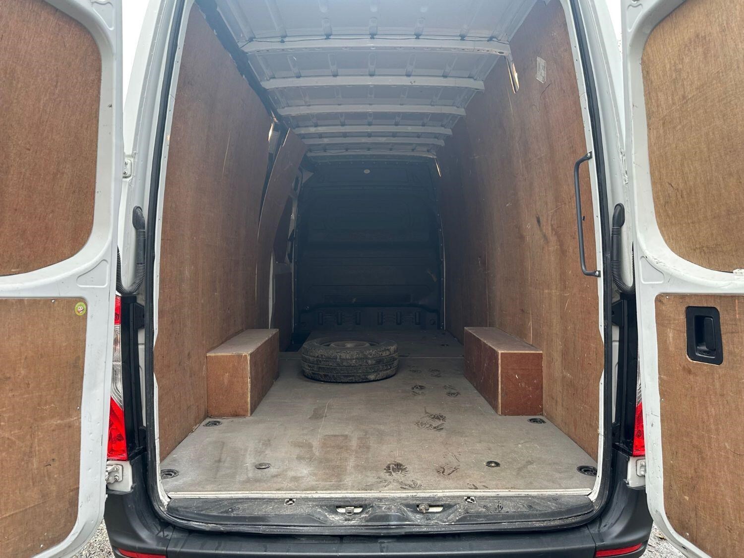 Mercedes-Benz Sprinter Listing Image