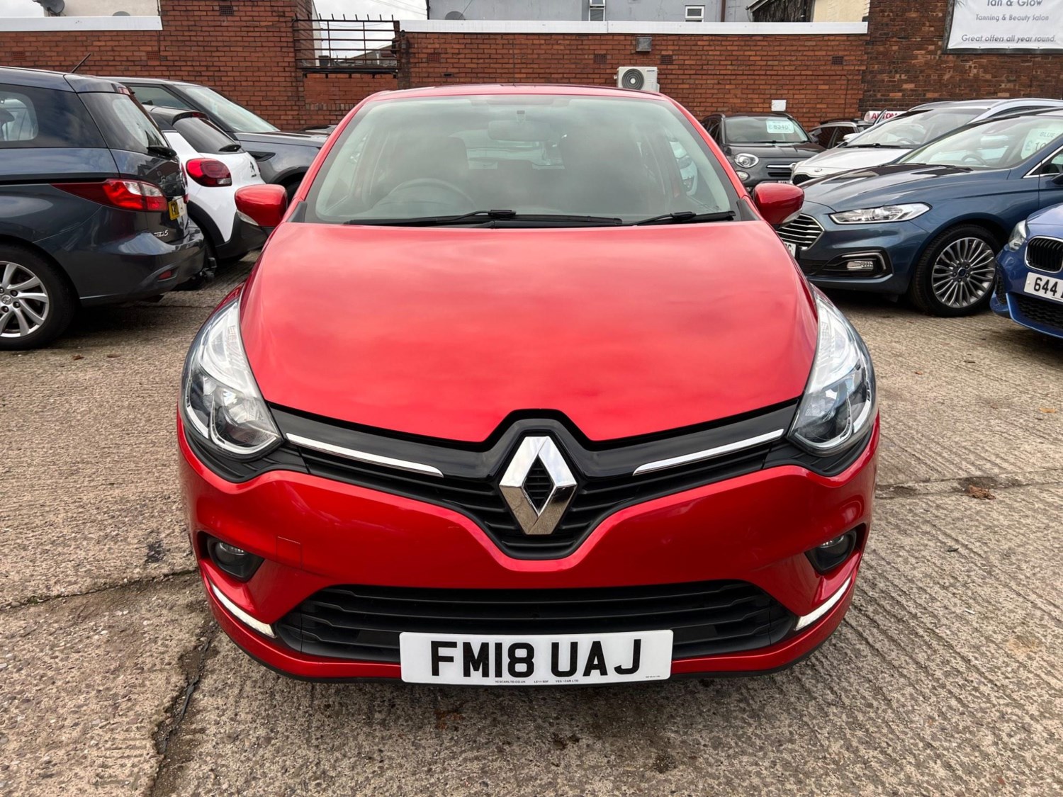 Renault Clio Listing Image