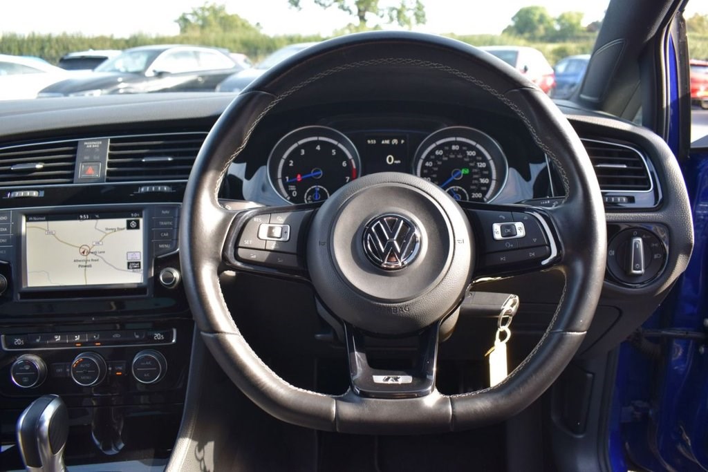 Volkswagen Golf Listing Image