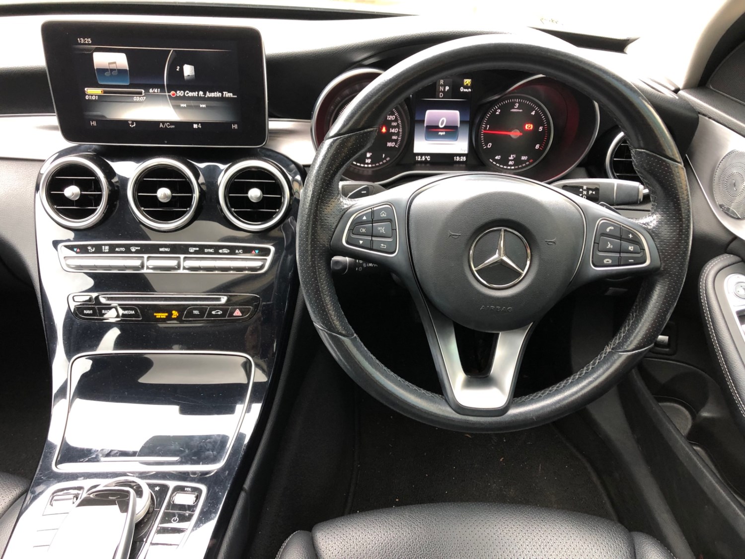 Mercedes-Benz C-Class Listing Image